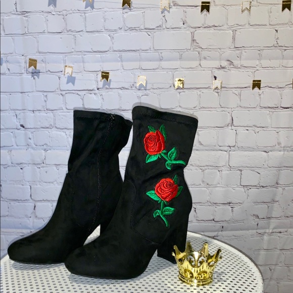 Give Me Roses Booties - Picture 2 of 4